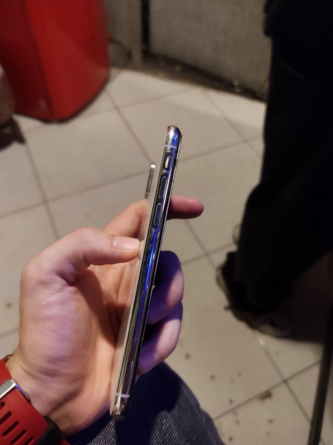 اپل iPhone X با حافظهٔ ۶۴ گیگابایت لا زرورق|موبایل|تهران, نازی‌آباد|دیوار
