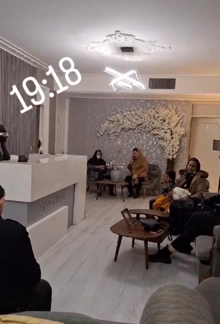 اجاره ۲ اتاق ۱۲متر از مطب ۱۴ساله روبرو مترو صادقیه|اجارهٔ دفتر کار، اتاق اداری، مطب|تهران, کوی فردوس|دیوار
