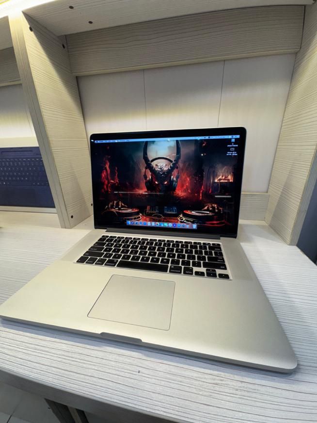 اپل مک بوک پرو ۲۰۱۵ apple macbook pro 2015 i7 1tb|رایانه همراه|تهران, صادقیه|دیوار