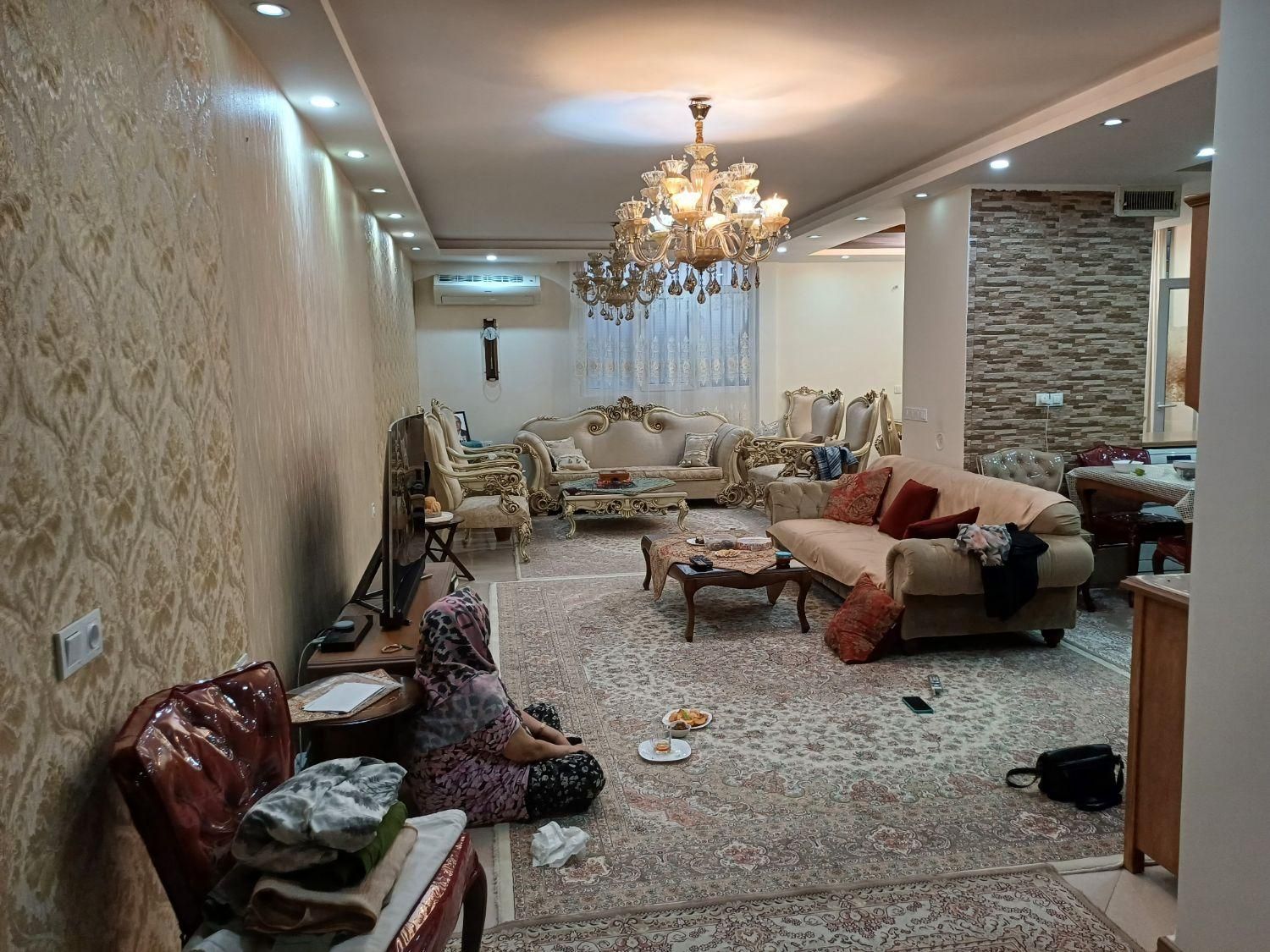 ۳۷۰متراپارتمان ۴۰مترتجاری فروشی|فروش آپارتمان|تهران, دردشت|دیوار