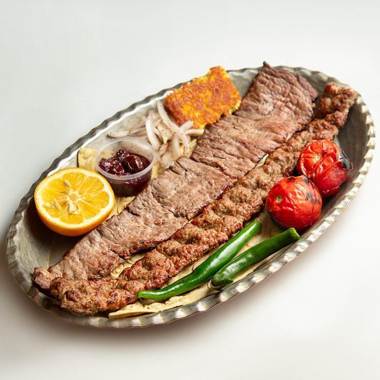 سالن کار با سابقه برای رستوران سنتی|استخدام خدمات فروشگاه و رستوران|تهران, سعادت‌آباد|دیوار