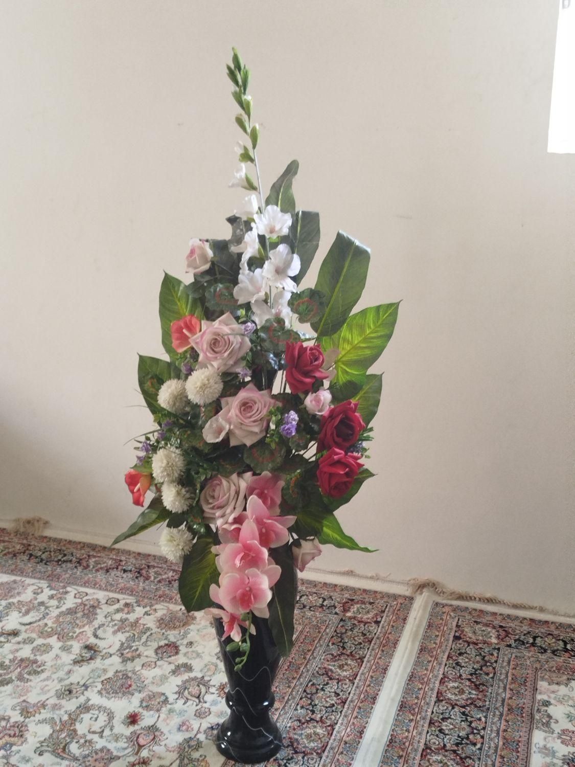گلدان مصنوعی با پایه بسیار زیبا|گل مصنوعی|مشهد, سجادیه|دیوار