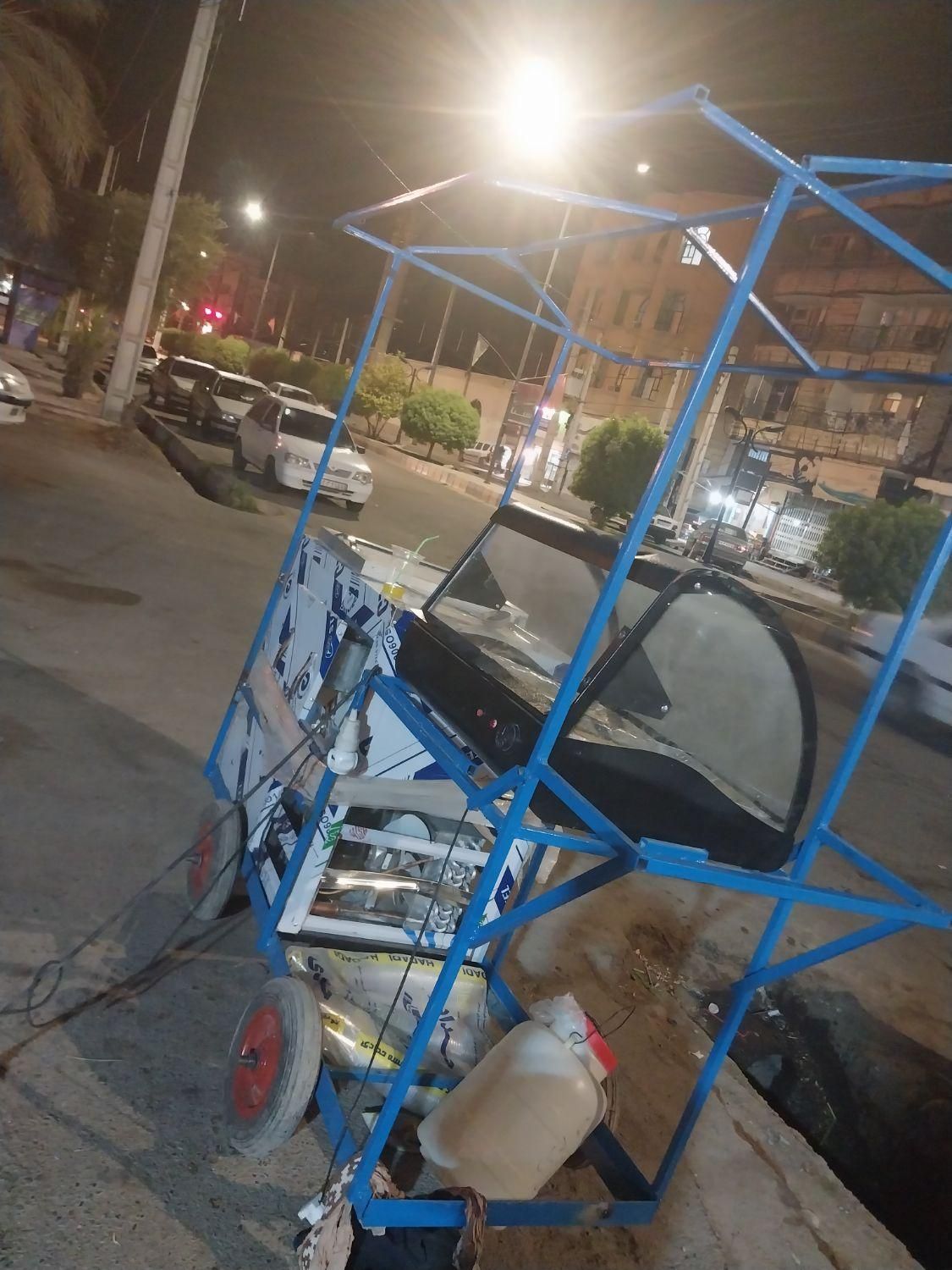 دستگاه یخ در بهشت بهمراه گاری فقط ۳۰ میلیون|فروشگاه و مغازه|ایرانشهر, |دیوار