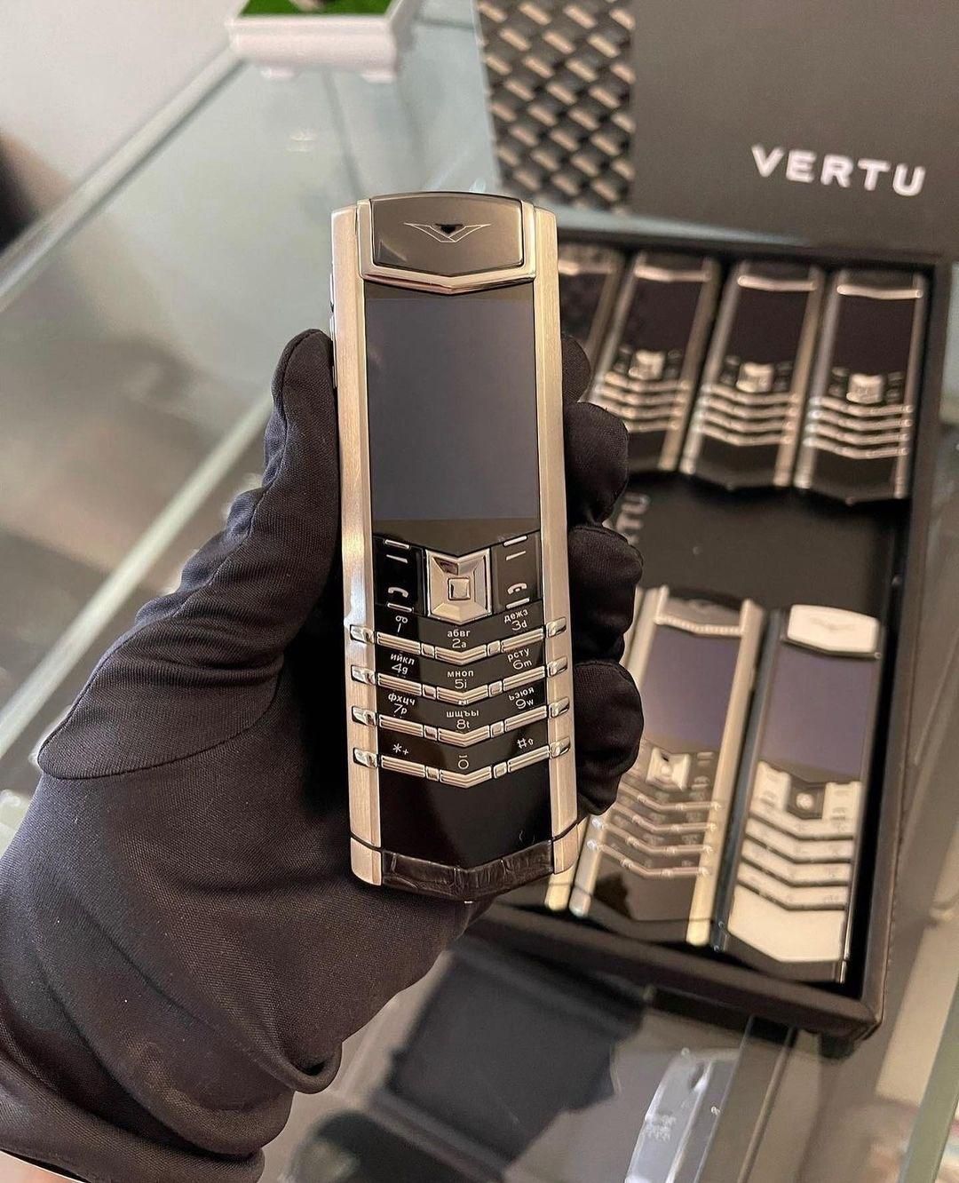 گوشی طرح اصلی نوکیا ۸۸۰۰ vertu|موبایل|تهران, پاسداران|دیوار