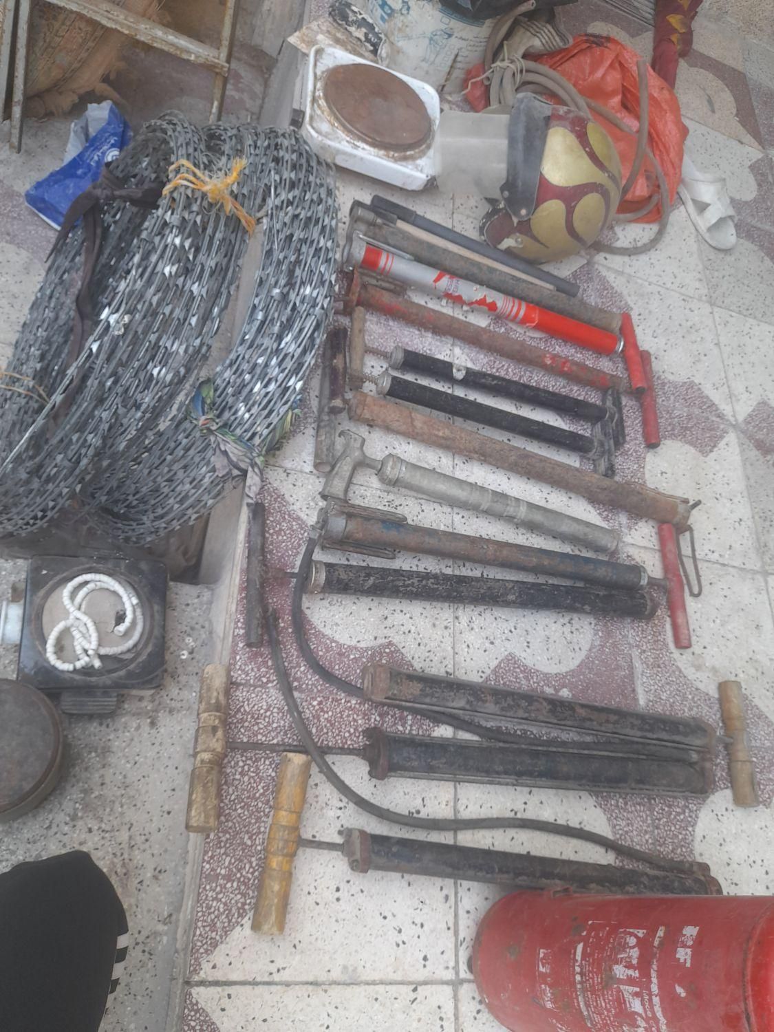مقداری وسایل با قیمت مناسب به فروش میرسد|حراج|شیراز, بالا کفت|دیوار