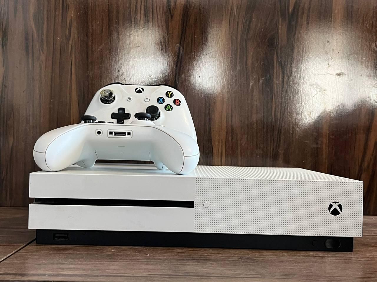 کنسول Xbox one s دو دسته 1TB+ پایه شارژرdobe|کنسول، بازی ویدئویی و آنلاین|تهران, میدان حر|دیوار