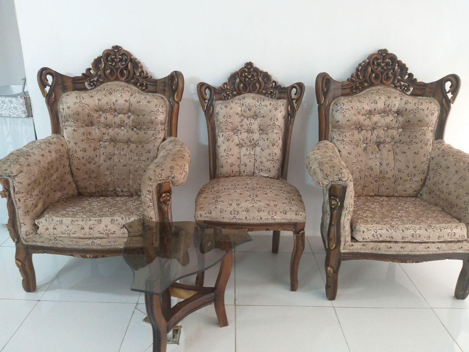 مبل ۹ نفره چوب سلطنتی کار کرده ۸۰۰۰۰۰۰میلیون|مبلمان خانگی و میز عسلی|کنگاور, |دیوار