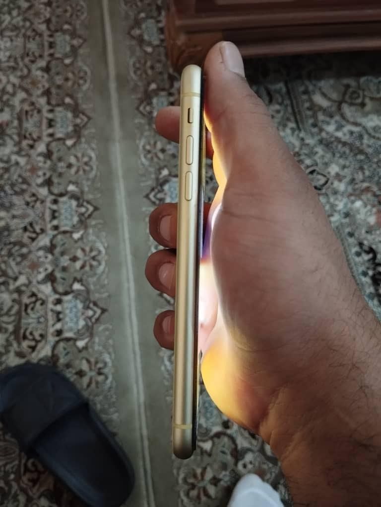 iphone 11normal 64gig|موبایل|اصفهان, ملک‌شهر|دیوار