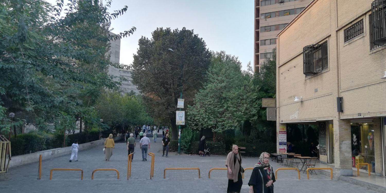 چند متراژ مغازه اکباتان فازهای مختلف گذرعالی|فروش مغازه و غرفه|تهران, اکباتان|دیوار