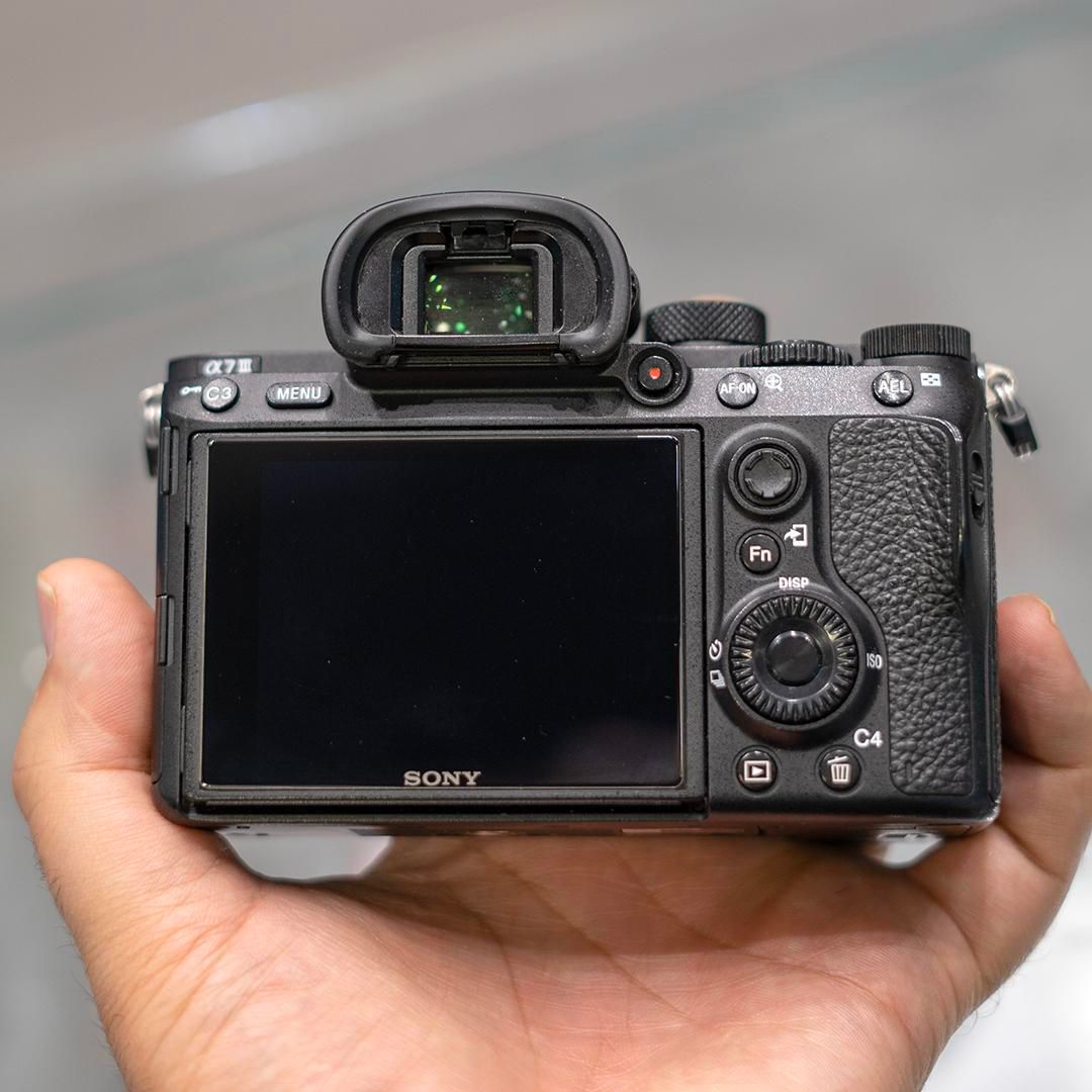 دوربین حرفه‌ای Sony A7 III|دوربین عکاسی و فیلم‌برداری|تهران, فردوسی|دیوار