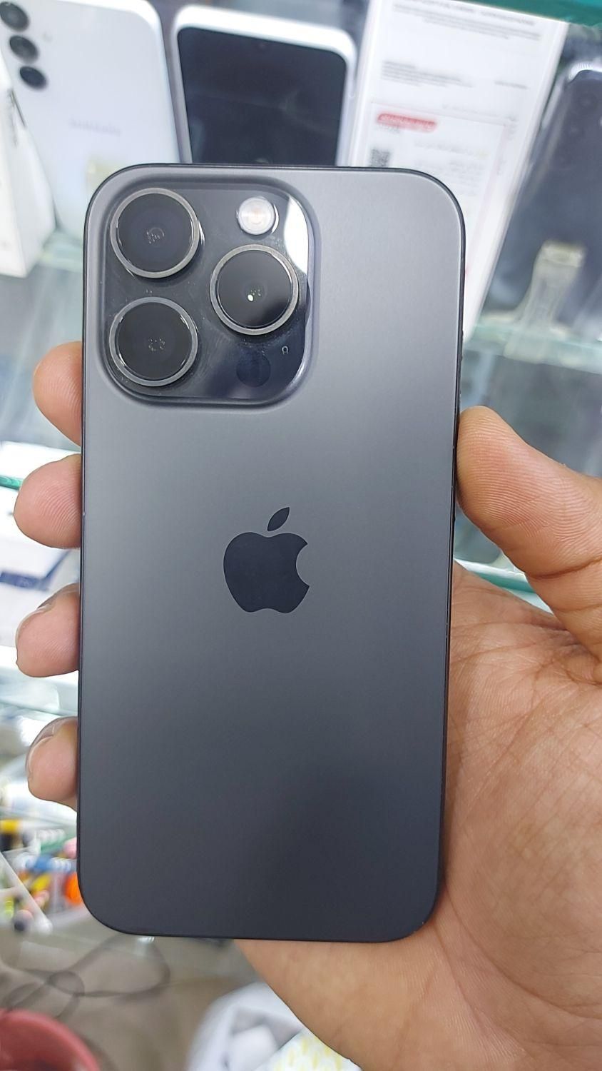 اپل iPhone 15 Pro با حافظهٔ ۲۵۶ گیگابایت|موبایل|تهران, پیروزی|دیوار