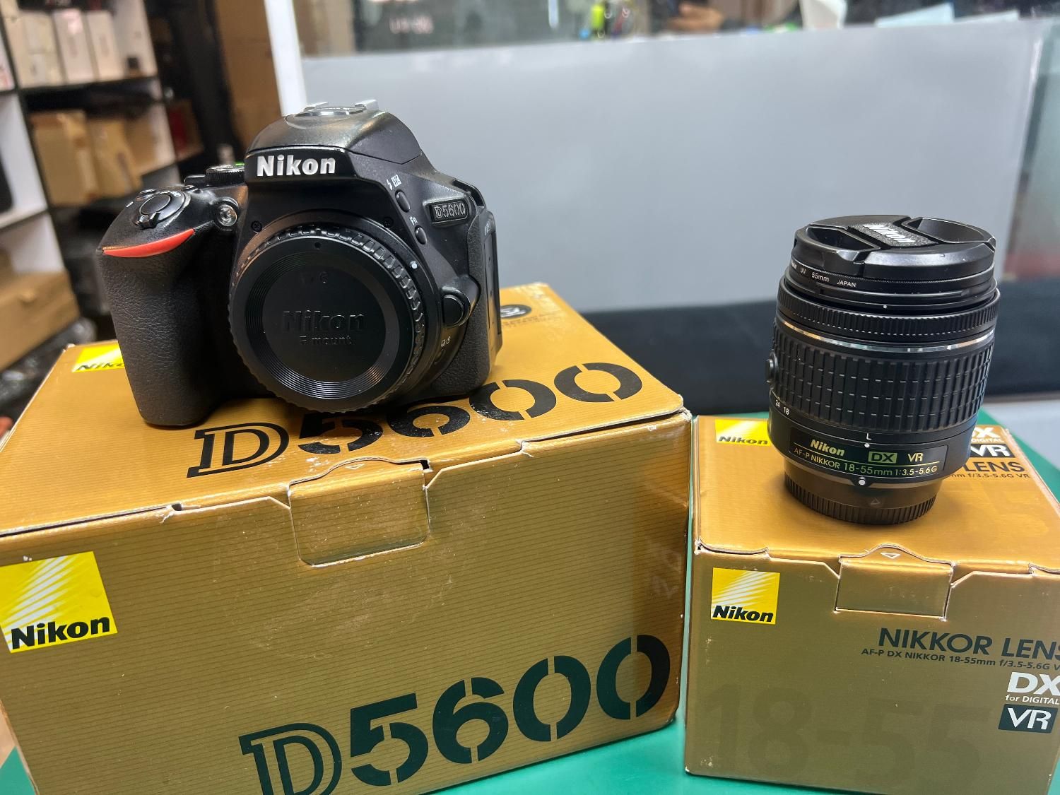 دوربین nikon d5600 kit 18-55|دوربین عکاسی و فیلم‌برداری|تهران, تهرانپارس غربی|دیوار