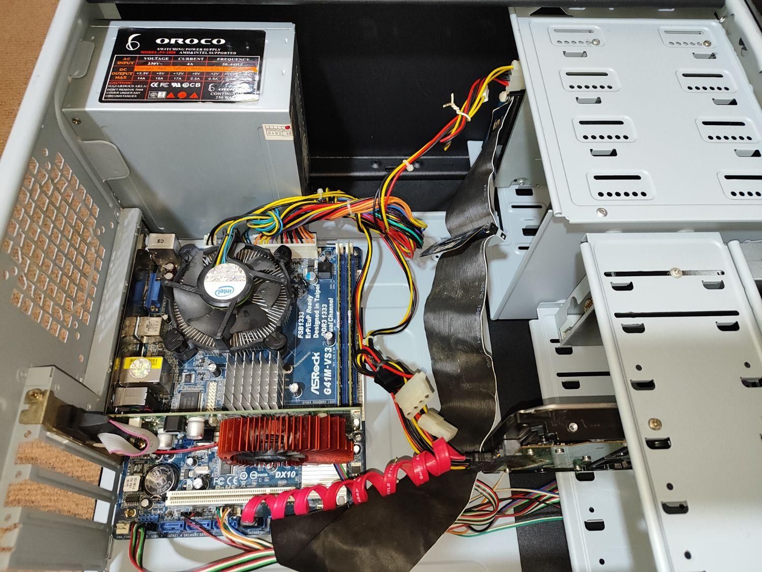 ۲ دستگاه کیس آماده ddr3 با رم ۸ هارد ۳۲۰ گرافیک ۱|رایانه رومیزی|نوشهر, |دیوار