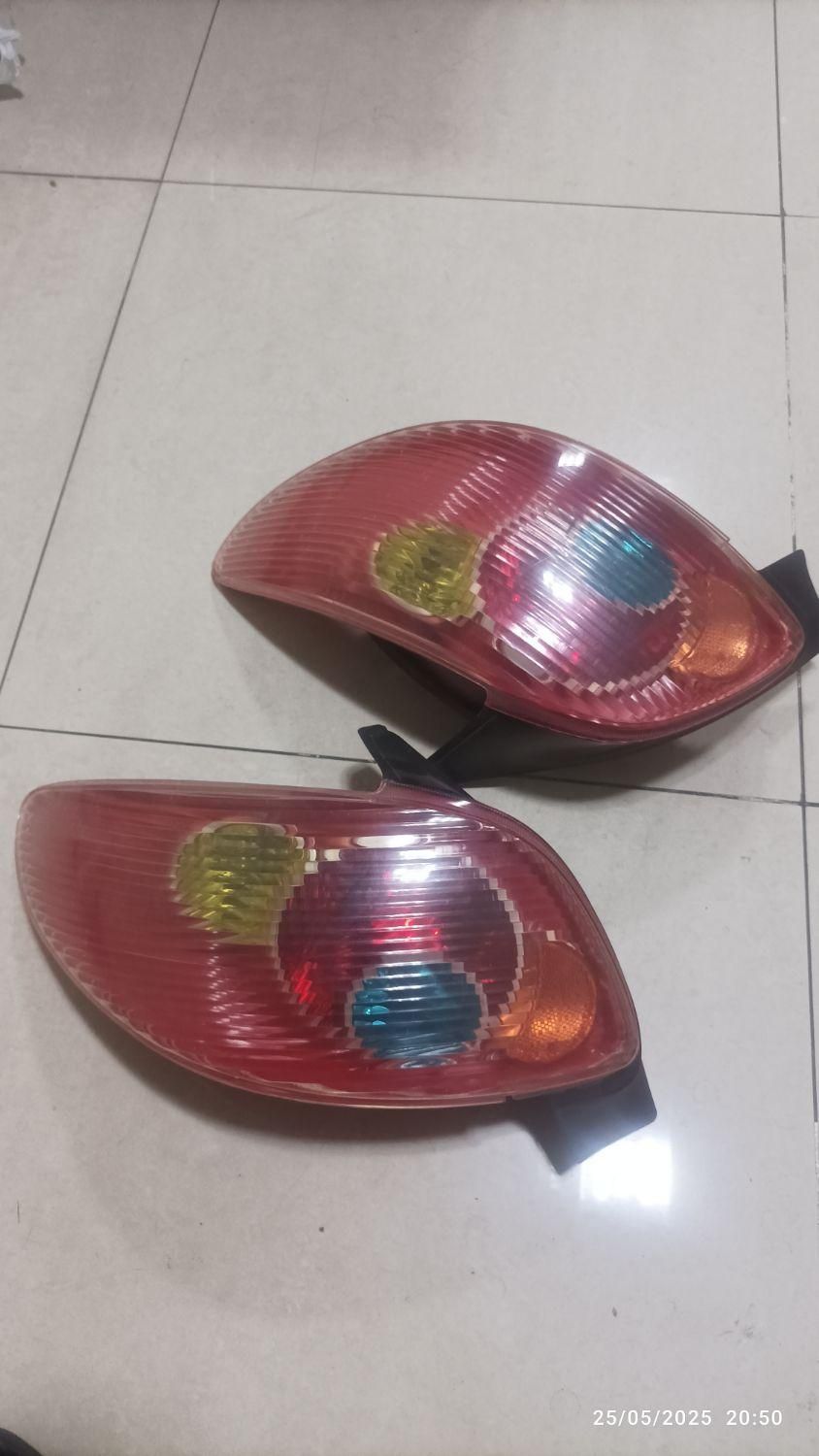 چراغ عقب ۲۰۶|قطعات یدکی و لوازم جانبی|تهران, نجات اللهی|دیوار