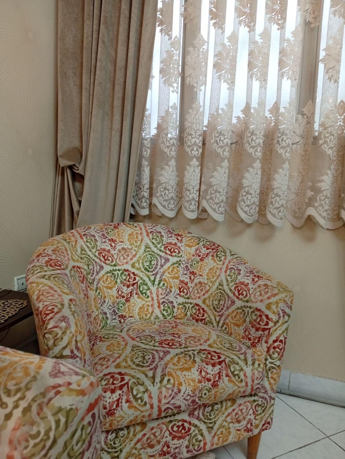 نیم ست راحتی|مبلمان خانگی و میز عسلی|تهران, چهارصد دستگاه|دیوار