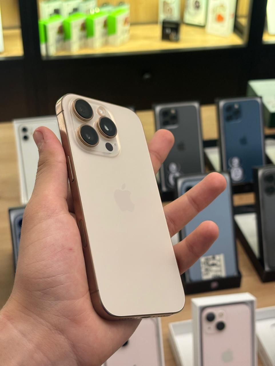 اپل iPhone 16 Pro با حافظهٔ ۱۲۸ گیگابایت|موبایل|کرج, گوهردشت|دیوار