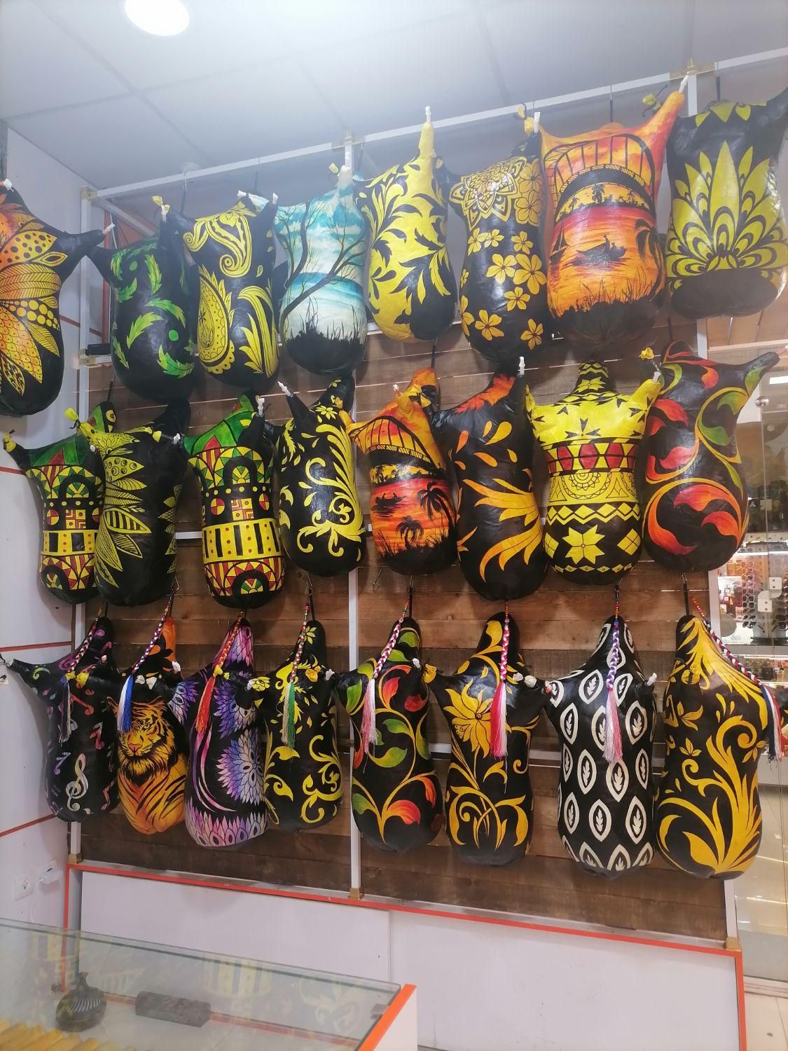 سرای نی انبان اق رضو|سازهای بادی|شیراز, وصال|دیوار