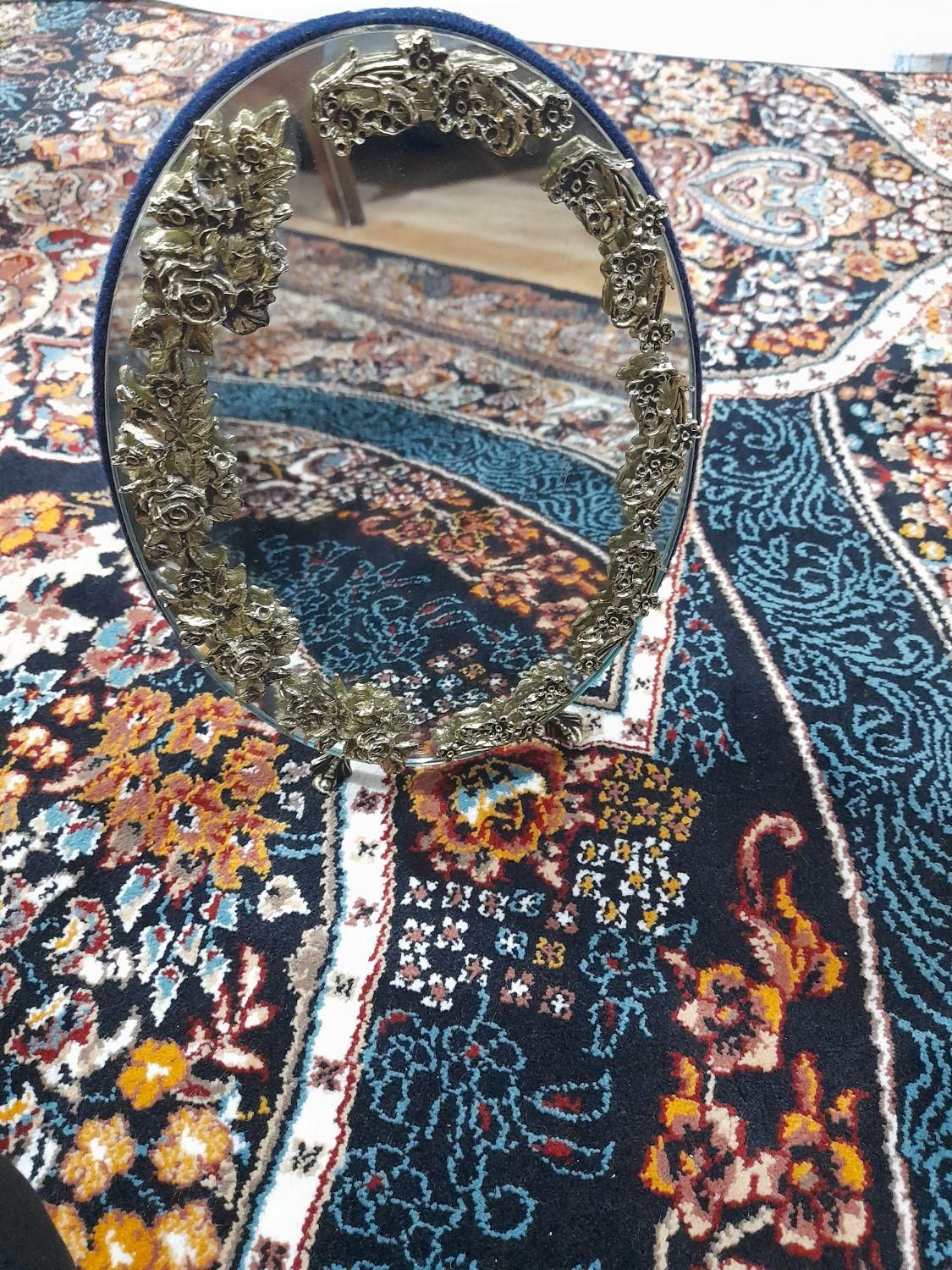 آینه نو|آینه|قم, نیروگاه|دیوار