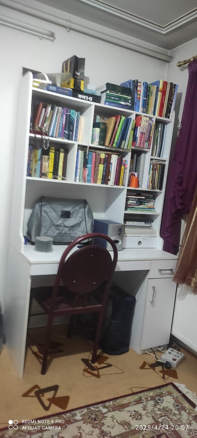 کتابخانه و میز کامپیوتر در حد نو|کتابخانه، شلف، قفسه‌های دیواری|ابهر, |دیوار
