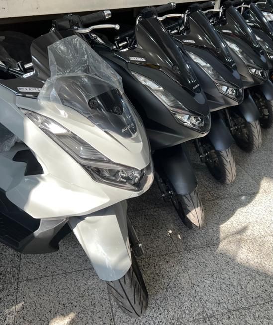 هوندا 160 PCX صفر مدل 1403|موتورسیکلت|تهران, گمرک|دیوار