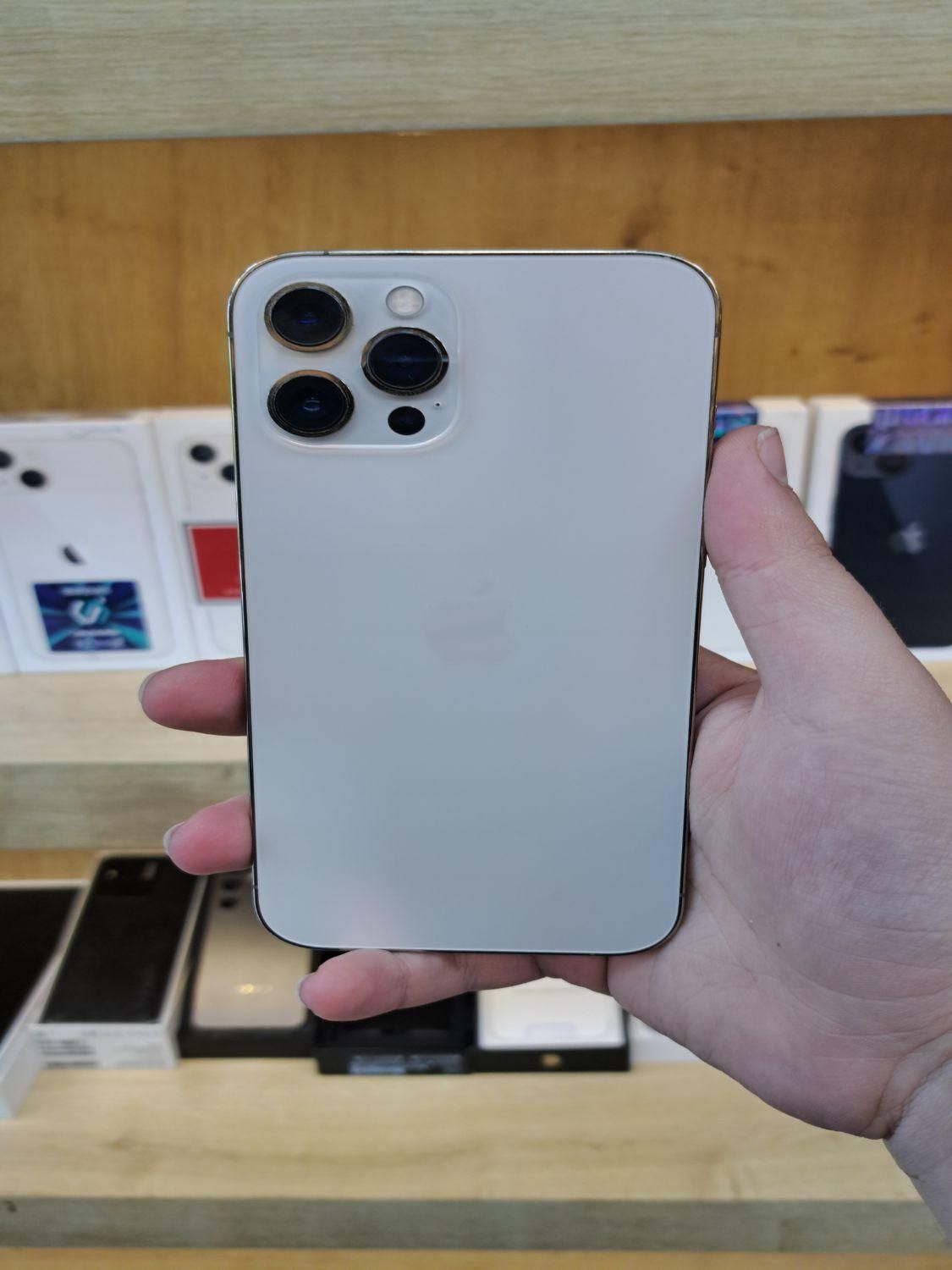 اپل iPhone 12 Pro Max با حافظهٔ128 گیگابایت|موبایل|اصفهان, احمدآباد|دیوار