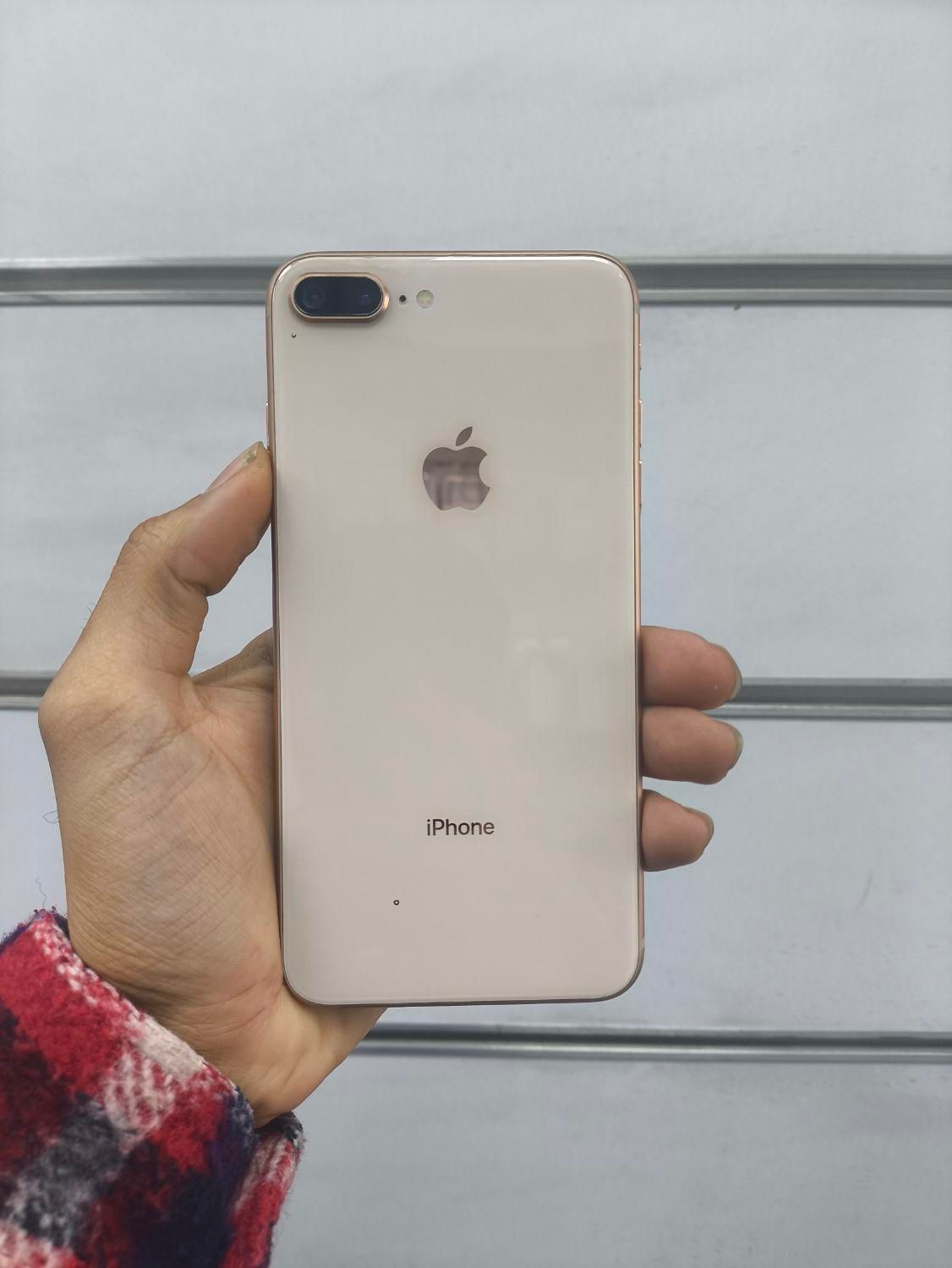 اپل iPhone 8 Plus ۶۴ گیگابایت|موبایل|تهران, حمزه‌آباد|دیوار