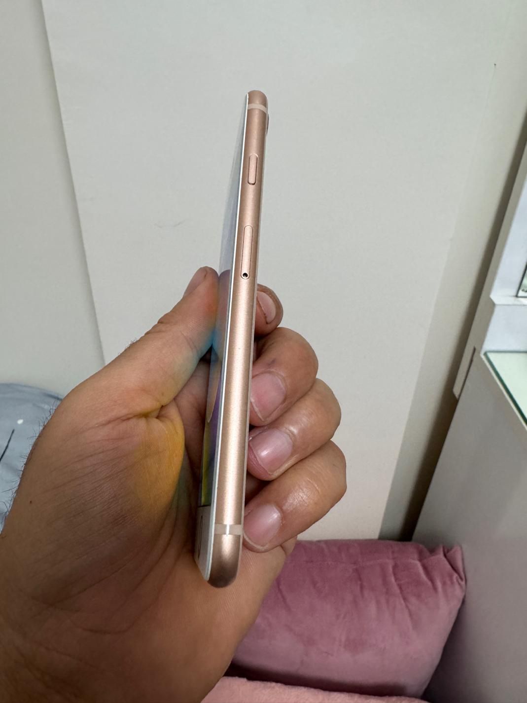 اپل iPhone 8 با حافظهٔ ۶۴ گیگابایت|موبایل|تهران, پیروزی|دیوار
