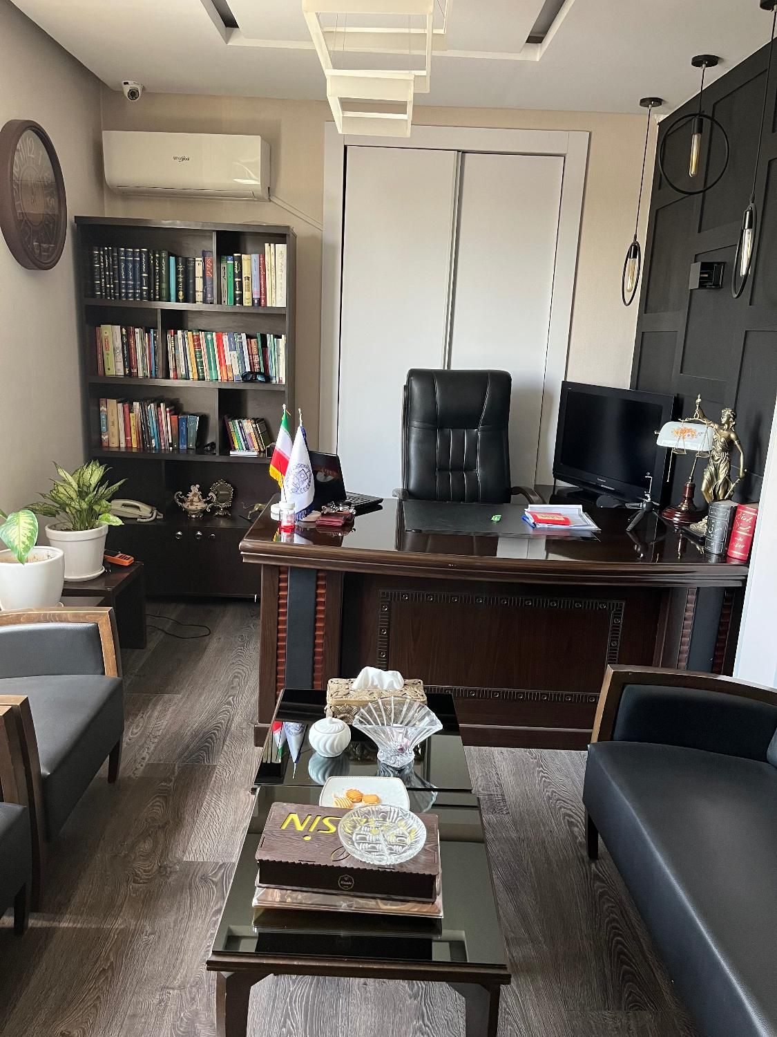 اجاره دفتر وکالت اشتراکی نزدیک دادگاه باهنر|اجارهٔ دفتر کار، اتاق اداری، مطب|تهران, مجیدآباد|دیوار