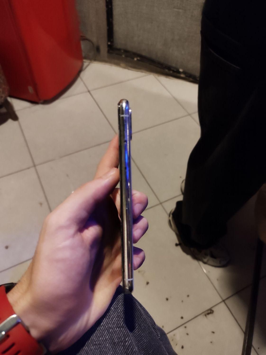 اپل iPhone X با حافظهٔ ۶۴ گیگابایت لا زرورق|موبایل|تهران, نازی‌آباد|دیوار