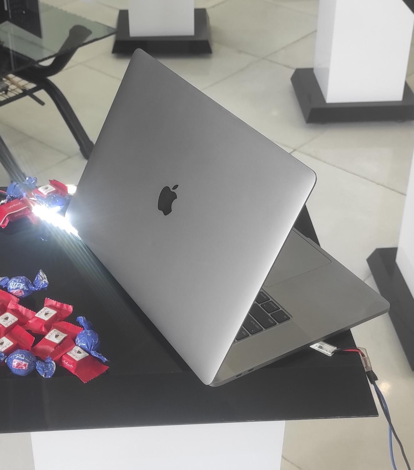 لپتاپ گرافیک دار اپلMacBOOK رم32 نونو سایکل 124|رایانه همراه|تهران, آبشار|دیوار