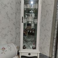 بوفه کاملا سالم و بدون زدگی هس فقط قاب قفلش شکسته|بوفه، ویترین، کنسول|شیراز, سجاد (بنی هاشم)|دیوار