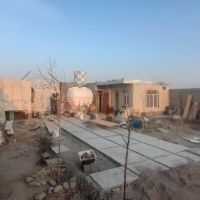 400-متر-زمین-نیمه-کاره