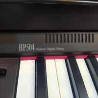 پیانو رولند Hp 504|پیانو، کیبورد، آکاردئون|تهران, آجودانیه|دیوار