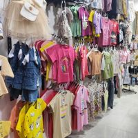 واگذاری کامل فروشگاه پوشاک بچگانه بعلت مهاجرت|کفش و لباس بچه|طبس, |دیوار