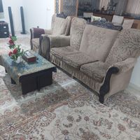 مبل راحتی با جلو مبلی و ۴تا میز عسلی|مبلمان خانگی و میز عسلی|تهران, قصر فیروزه ۱|دیوار