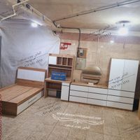 تخت یک و نیم نفره ، کمد ، میز تحریر،  دراور و آینه|تخت و سرویس خواب|تهران, اوقاف|دیوار