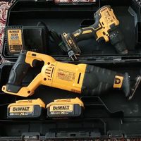 دریل پیچ گوشتی اره افقی بر شارژی دیوالت Dewalt|ابزارآلات|تهران, فیروزآبادی|دیوار