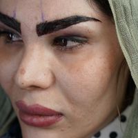 کاشت ابرو با شرایط استثنایی|خدمات آرایشگری و زیبایی|تهران, صادقیه|دیوار