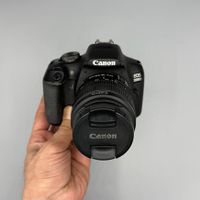 دوربین عکاسی canon 2000d 18-55 دست دوم . ایزوکم|دوربین عکاسی و فیلم‌برداری|تهران, خاقانی|دیوار