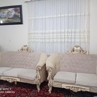 یک دست مبل راحتی در حد نو|مبلمان خانگی و میز عسلی|بهار, |دیوار