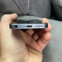 اپل iPhone 5 با حافظهٔ ۱۶ گیگابایت|موبایل|همدان, |دیوار