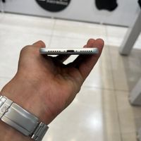 اپل iPhone SE (2020) با حافظهٔ ۱۲۸ گیگابایت|موبایل|یزد, |دیوار