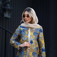 به فروشنده خانم تخصص کار مانتو نیازمندیم|استخدام بازاریابی و فروش|تهران, میدان ولیعصر|دیوار