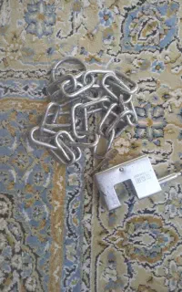 قفل وزنجیر