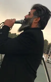 مداح و مجری مراسم ترحیم (گروه هنری سوگ شاعرانه)