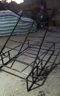 یک عدد جک زیر تخت