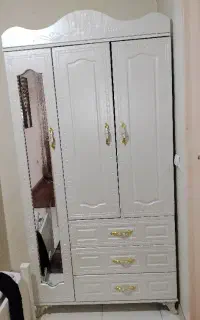 سرویس تخت کمد و میز آرایش با کشو لباس