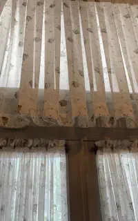 پرده حریر طرح دار