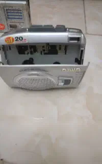 یک عددواکبندیک عددرادیوسالم باطری خور