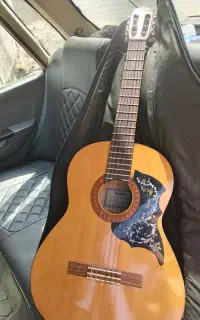 گیتار yamaha c40